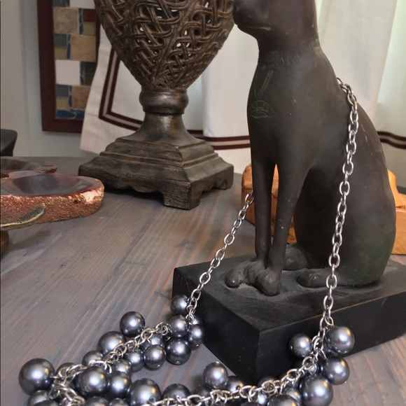 Bouncing Baubles! Gunmetal Gray Faux Pearls - Picture 5 of 6
